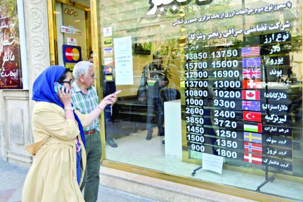 إيرانيون: أوضاعنا الاقتصادية أسوأ من الحرب