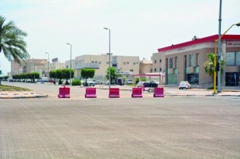 إعادة سفلتة شارع الرياض بالقطيف