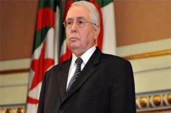 الرئيس الجزائري المؤقت يطالب بترجيح الحكمة لتخطي الأزمة الراهنة