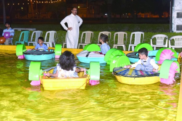 ألعاب حركية ومسرحيات في موسم العيد بالقطيف