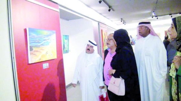 فنانون: المعارض جسر بين الثقافات ووسيلة تواصل مع العالم