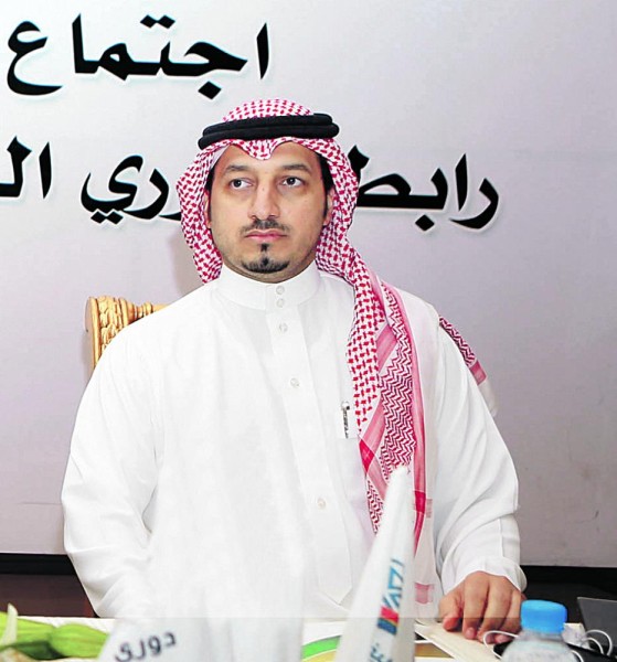المسحل يقترب من رئاسة «القدم»