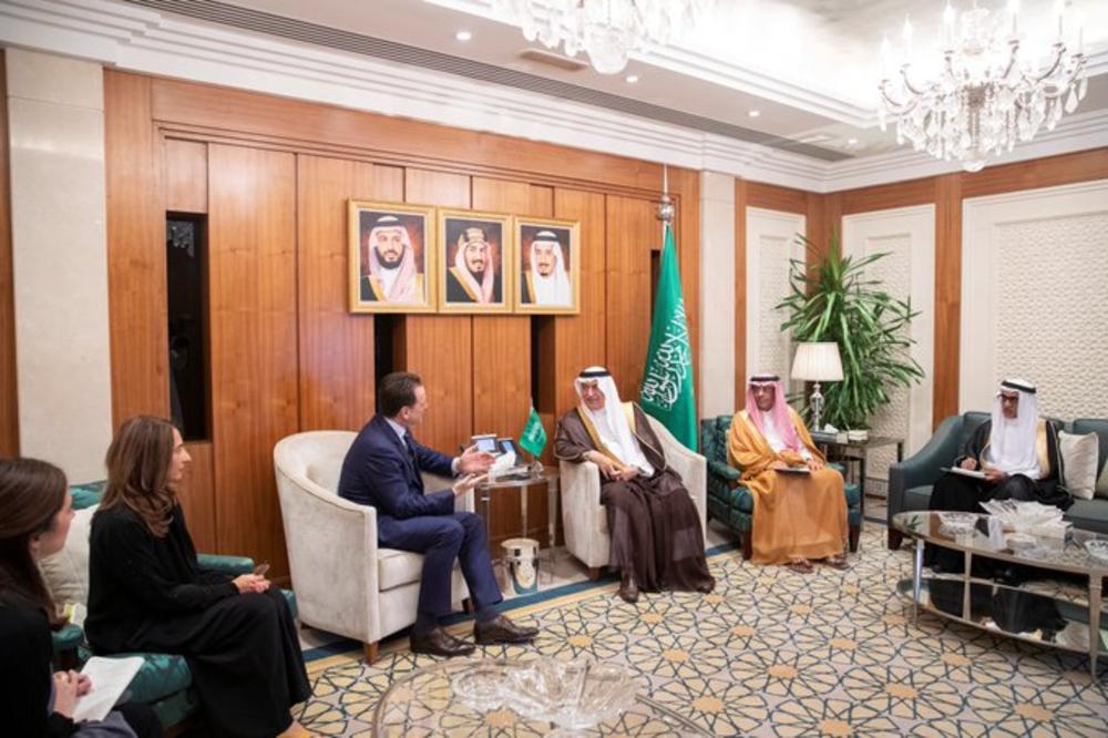 وزير الخارجية يستقبل المفوض العام لـ«الأونروا»