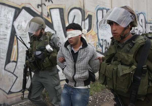 قوات الاحتلال تعتقل 3 فلسطينيين