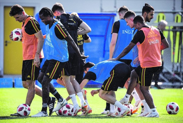 بلجيكا تحتفظ بصدارة التنصيف الدولي