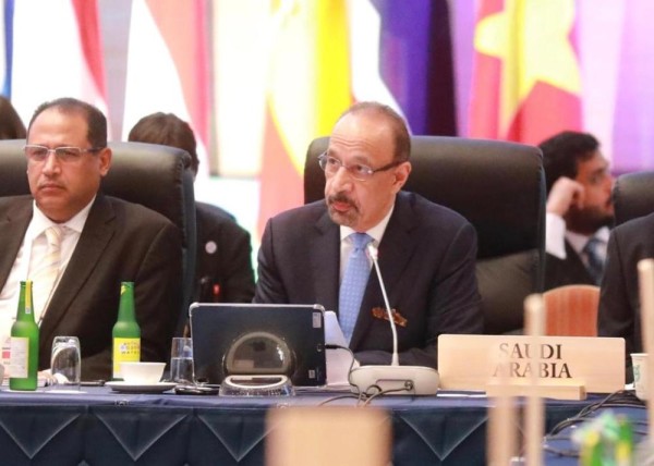 وزير الطاقة يدعو لتأمين إمدادات الطاقة العالمية