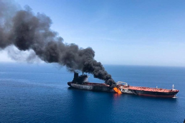 طاقم الناقلة النرويجية يصل إلى دبي