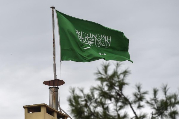 مغردون: المملكة شامخة لا تؤثر فيها المؤامرات