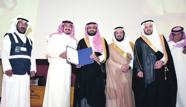 تكريم 1300 متطوع وزعوا 100 ألف وجبة إفطار