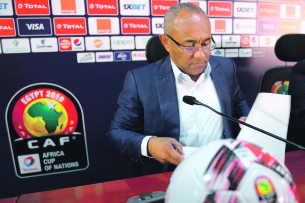 «فيفبرو» يريد 4 توقفات في المباريات