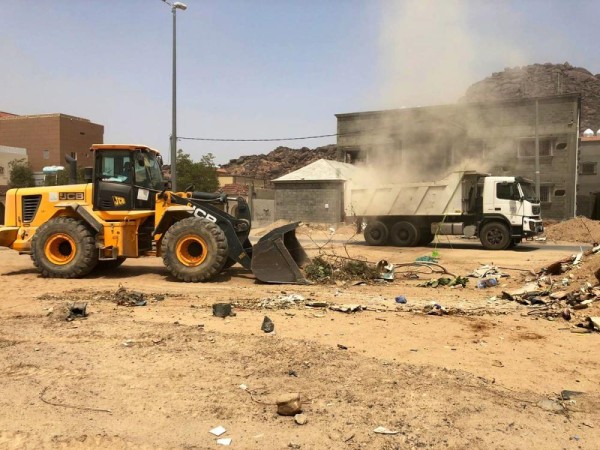 رفع 165 ألف متر أنقاض بنجران