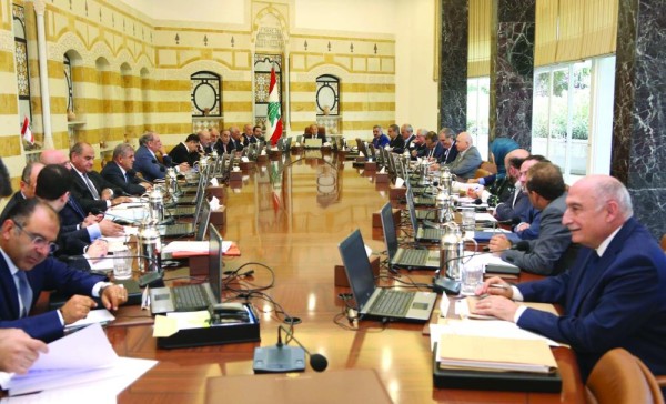 ميشال عون يترأس اجتماعا للحكومة اللبنانية بمقر السراي في بيروت