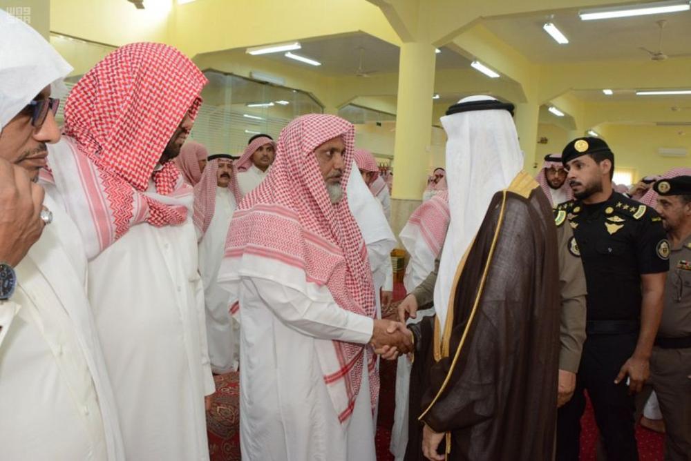 جموع المصلين تشيع شهيد الواجب الملازم أول عسيري