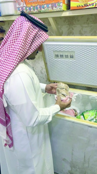 إتلاف 200 كيلو أغذية في مركز تجاري بالقطيف