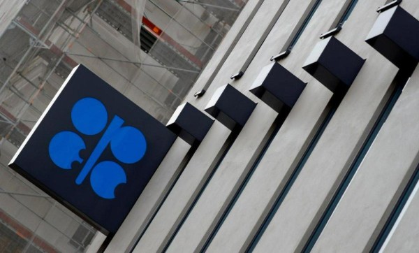 ارتفاع أسعار النفط 2% لتمديد أوبك خفض الإنتاج