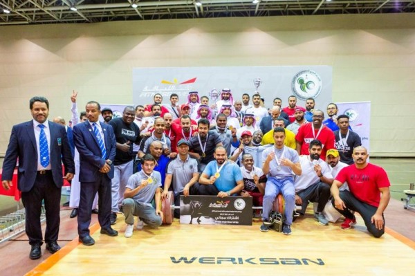 'أثقال البحرية' أبطال المملكة المفتوحة للهيئات