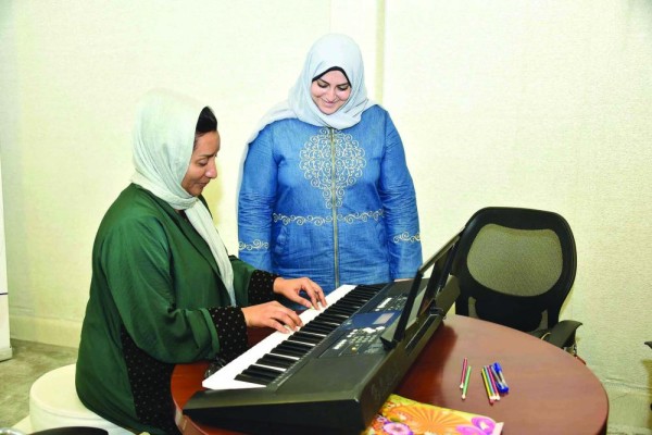 7 سيدات يلتحقن ببرنامج تأسيس موسيقى «البيانو»