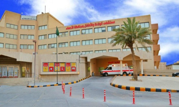استئصال 14 ورمًا من سيدة بالأحساء