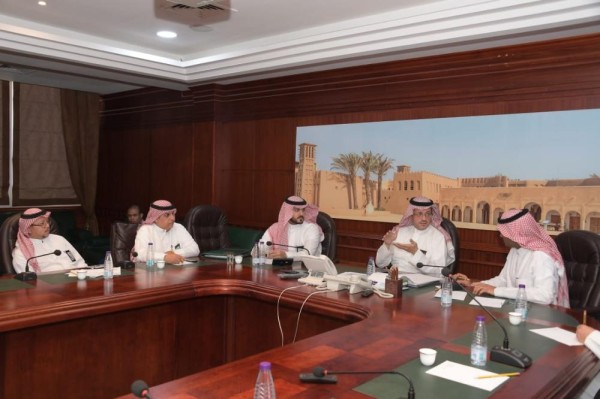 'CLSM' لمواجهة هبوطات مسار الحفريات بطرق الشرقية