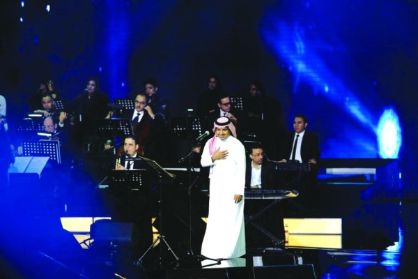 راشد الماجد .. يبدع ويطرب ويسلطن جدة