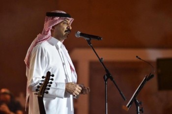 الجوهر ورابح وعايض يبدعون على مسرح المركز الحضاري في النماص