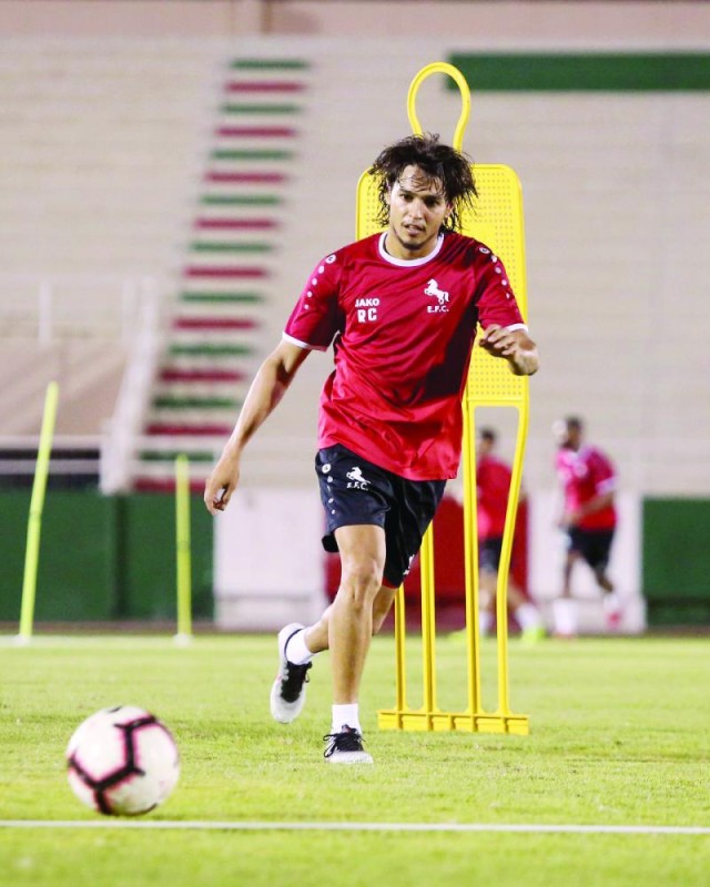 «النواخذة».. هل يتحدون لتخطي الأمواج العاتية..!!