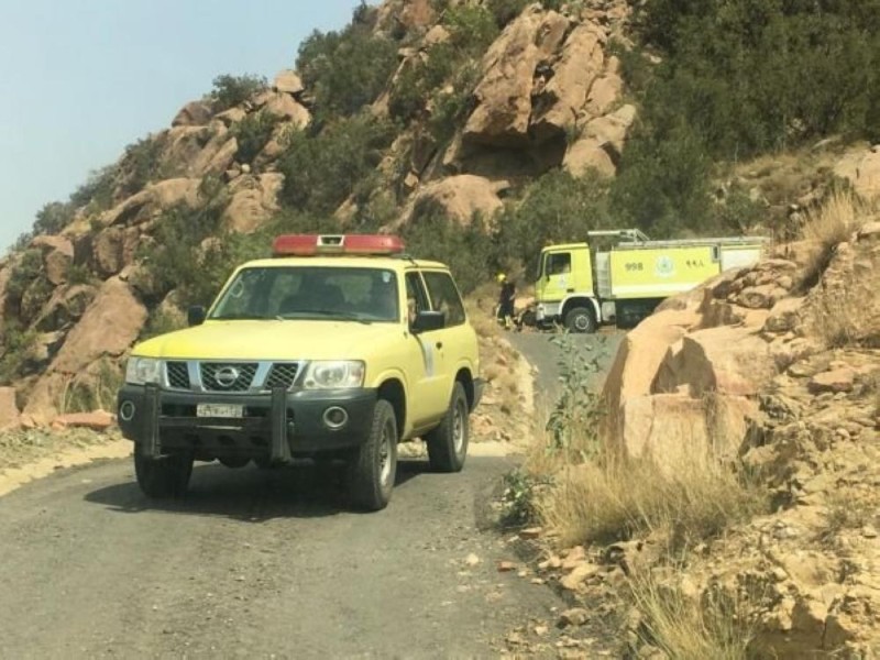 عسير.. السيطرة على حريق بجبل ضرم 