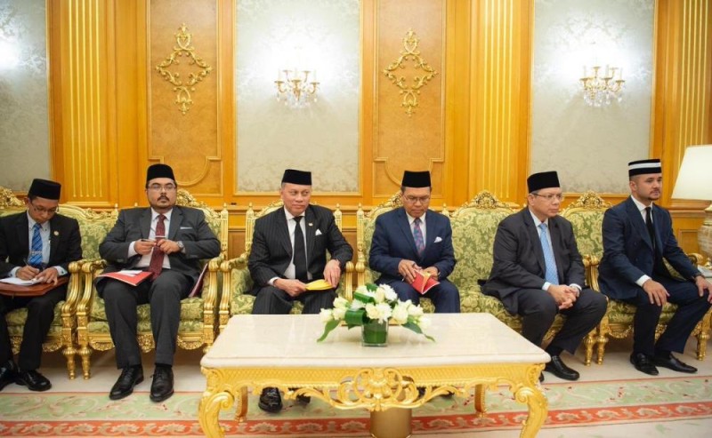 خادم الحرمين الشريفين يستقبل ملك ماليزيا