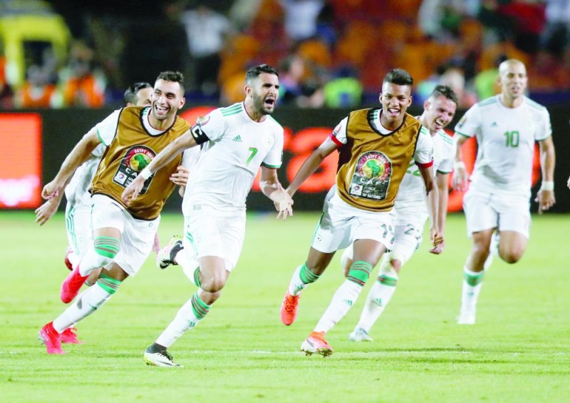 إصرار محرز يجلب السعادة للجزائريين