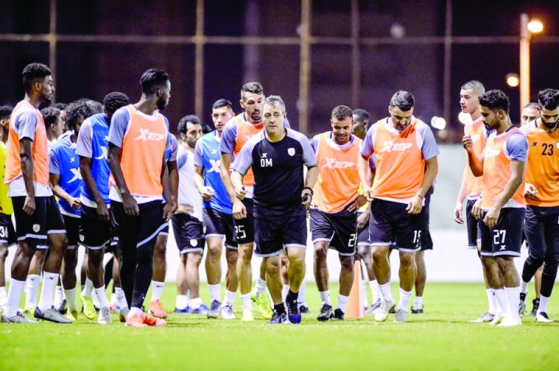 الليث يركض بـ«ثوب جديد»
