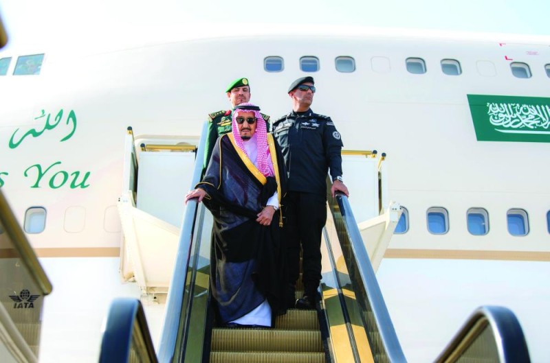 خادم الحرمين الشريفين يصل «نيوم» للراحة والاستجمام