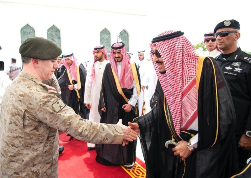 خادم الحرمين الشريفين يصل «نيوم» للراحة والاستجمام