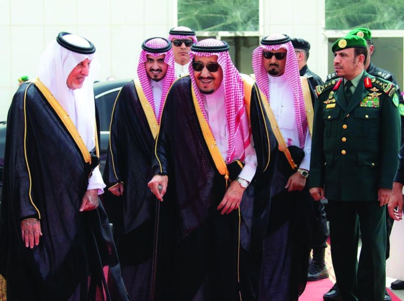 خادم الحرمين الشريفين يصل «نيوم» للراحة والاستجمام