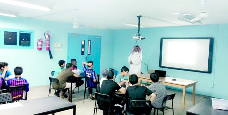 دورات لرفع الوعي في نادي الحي بالنعيرية
