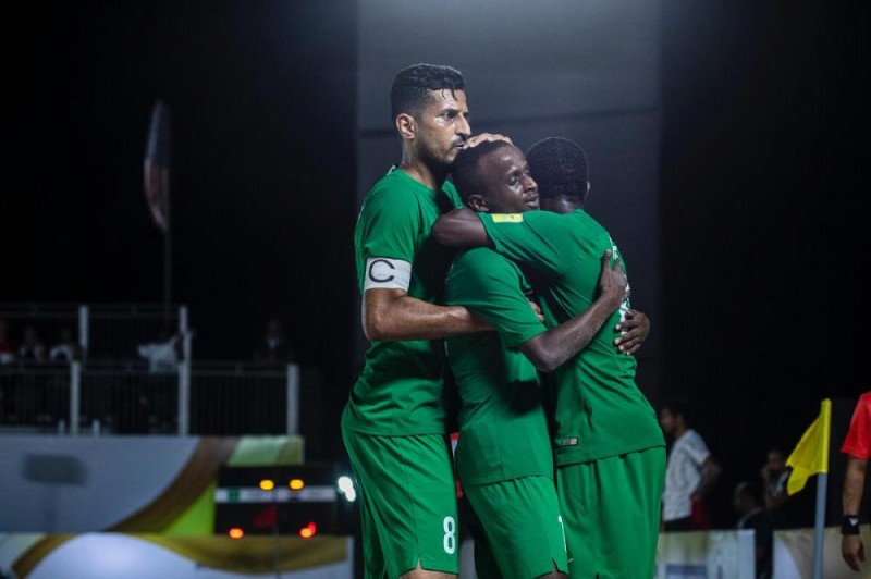 لاعب «أخضر الشاطئية» يكشف سبب الخسارة من مصر