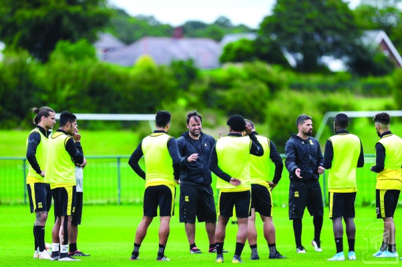 الاتحاد ينتظر الأحمدي وداكوستا في الإمارات