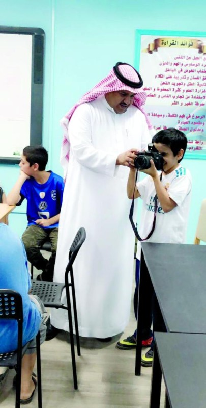 «طلاب» بدرجة مصورين محترفين