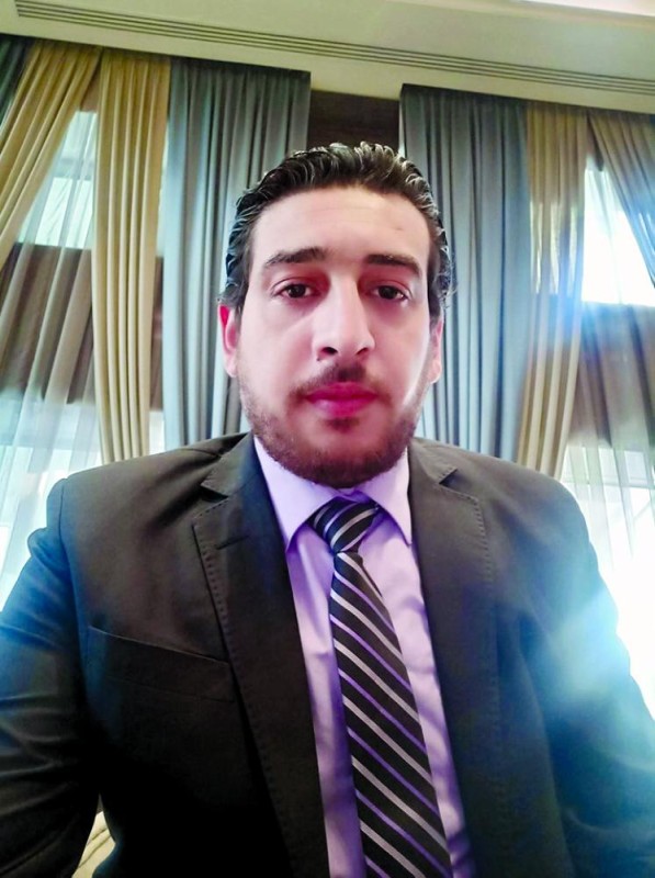 باريس تنضم لتشكيل قوة بحرية في مياه الخليج