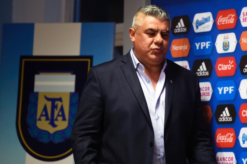 الإطاحة برئيس الاتحاد الأرجنتيني من «الفيفا»