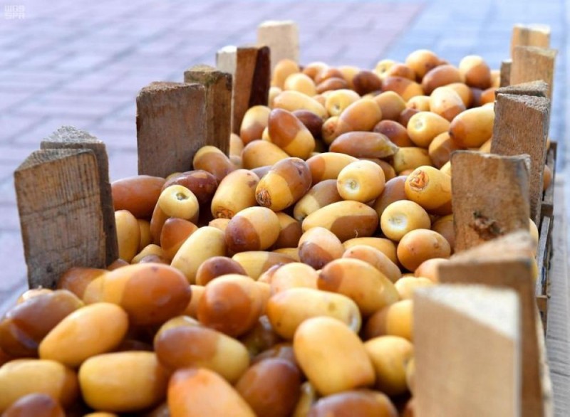أسواق القطيف تبدأ في استقبال 
