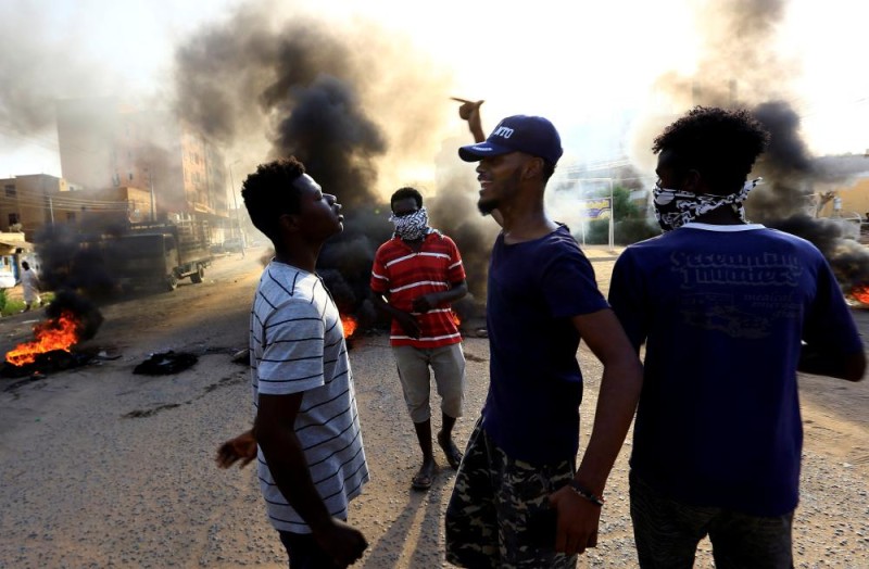 تعليق الدراسة فى السودان