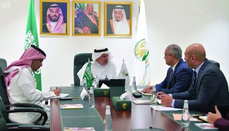 مركز الإغاثة يستعرض الجهود المقدمة حول العالم