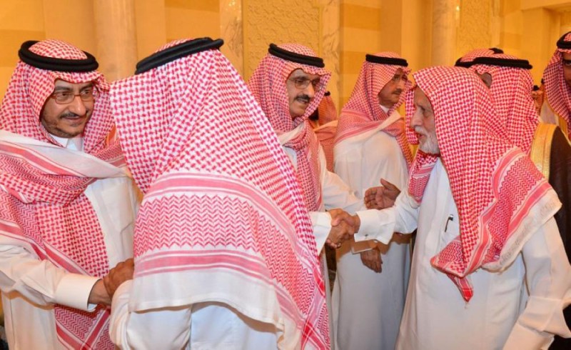 أبناء الأمير بندر بن عبدالعزيز يستقبلون المعزين 