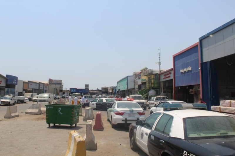 سحب ومخالفة 66 سيارة بالخبر