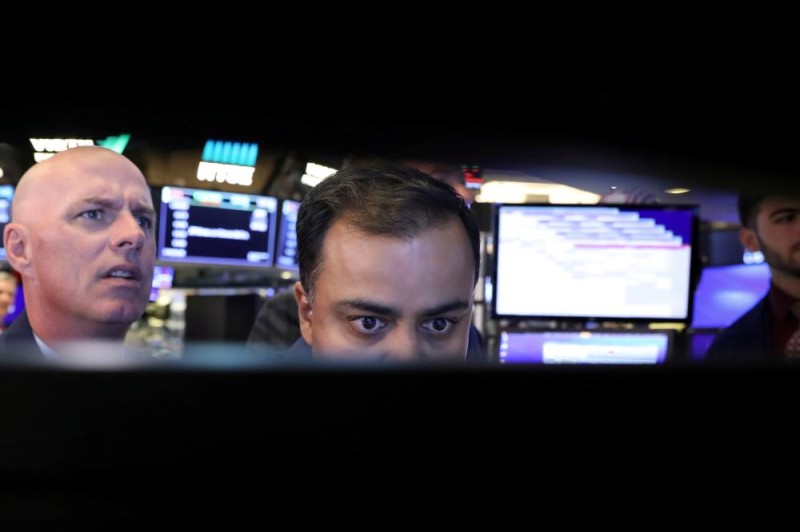  البورصة الأمريكية تنخفض متأثرة بأداء قطاع التكنولوجيا