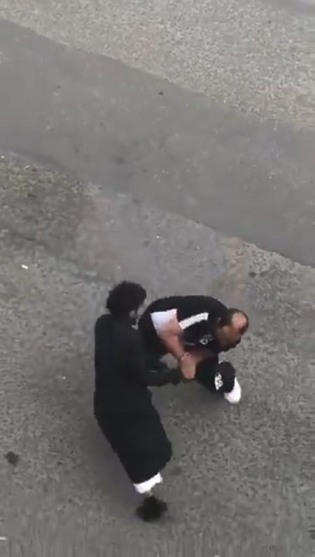 معركة بين شخصين على المخدرات.. كيف انتهت؟