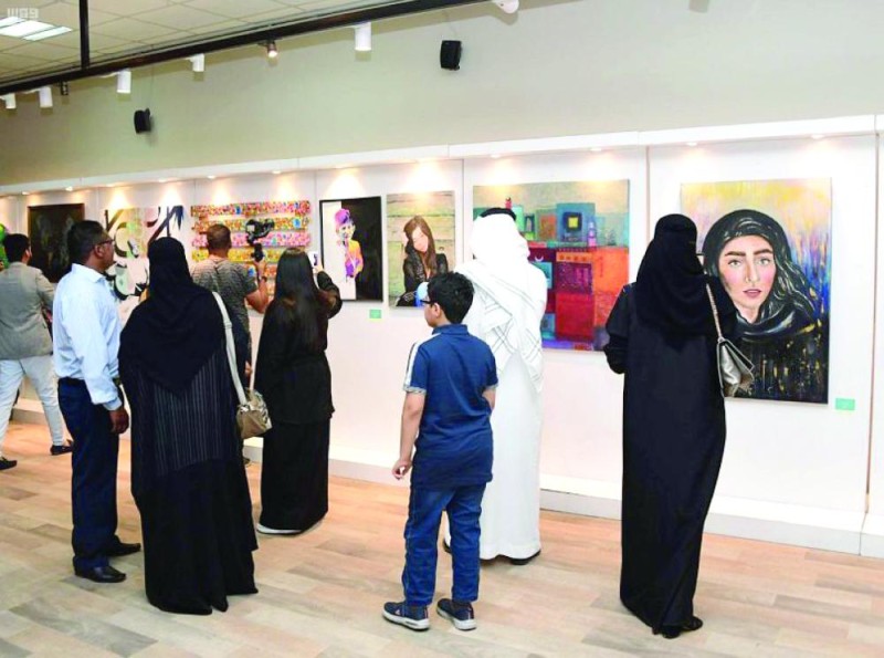«تقنيات الأكريليك» في ملتقى فناني الشرقية الرابع