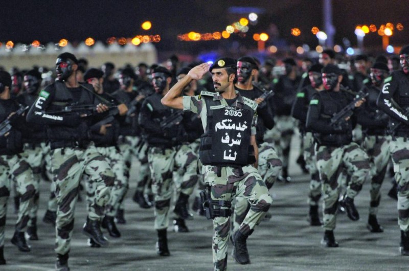 وزير الداخلية يرعى الحفل السنوي لاستعراض قوات أمن الحج
