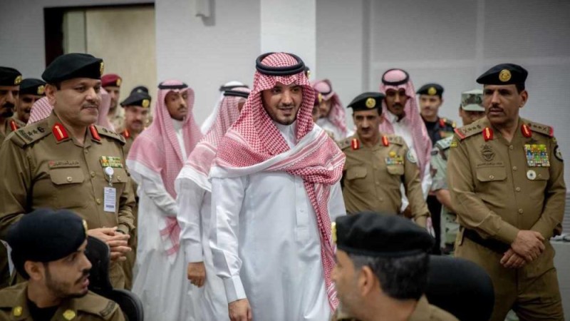 وزير الداخلية يشيد بتعاون رئاسة الحرمين مع الأمن