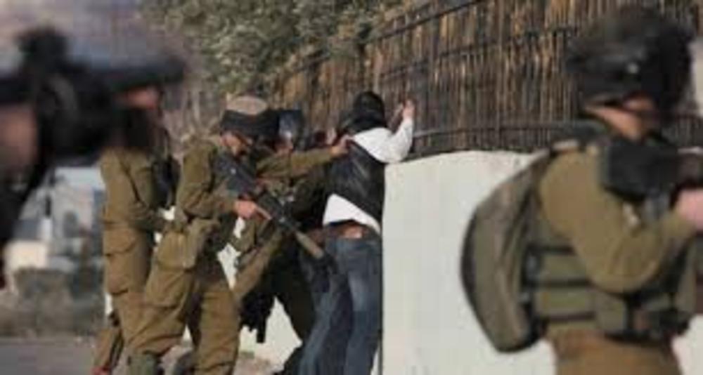 قوات الاحتلال تعتقل 22 فلسطينيا في الضفة الغربية